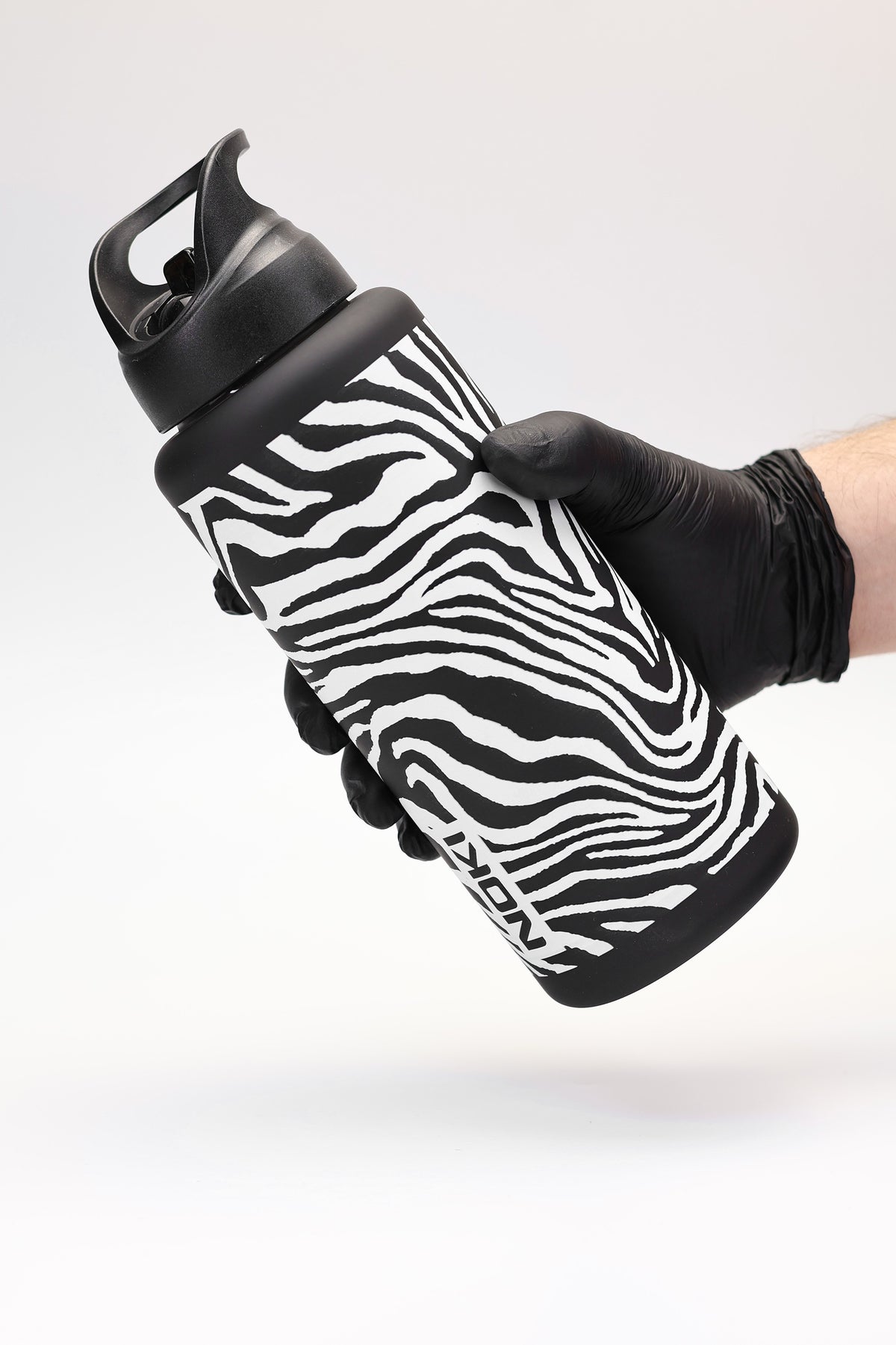 Büyük Su Matarası Tritan Pipetli Su Şişesi Zebra Spor Matarası Suluğu BPAsız 1000 mL Siyah 0112