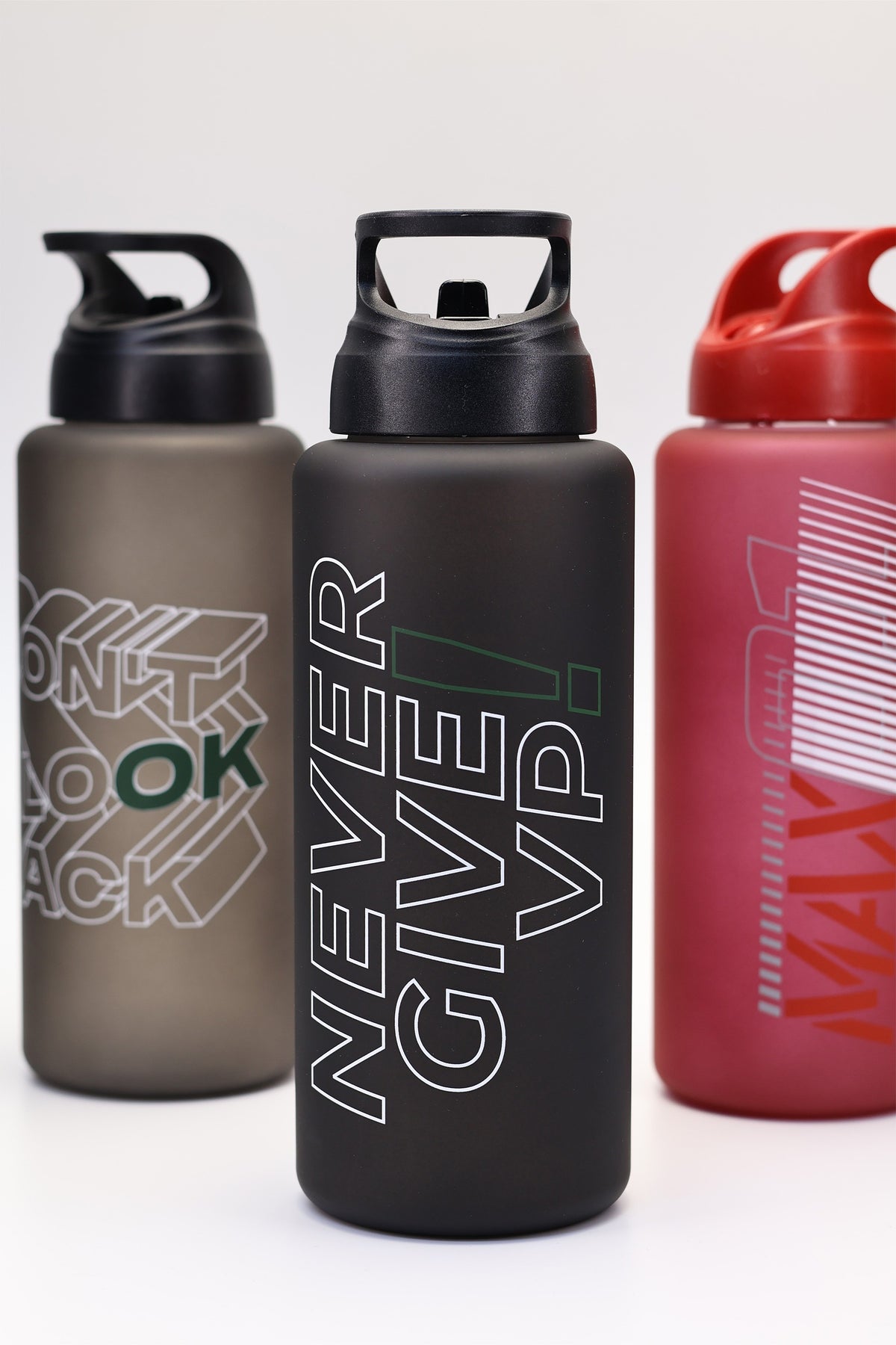 Büyük Su Matarası Tritan Pipetli Su Şişesi Zebra Spor Matarası Suluğu BPAsız 1000 mL Siyah 0112
